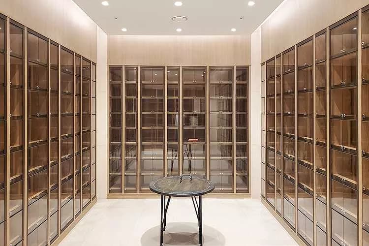 셔틀버스가 있어서 차 없이도 갑니다.