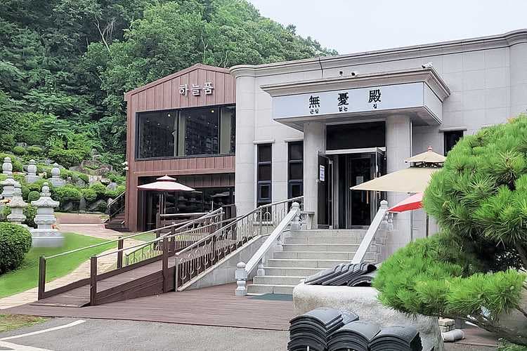 종교별 추모실이 따로 있어 편리해요.