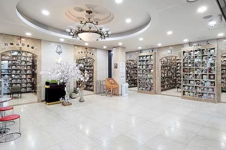 유골함도 예쁜 걸로 골랐습니다.